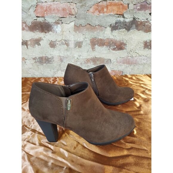 Anne Klein Shoes - Anne Klein Xland Black Sleek Silhouette Shoe Bootie Womens Shoe Size 6.5 Brown R